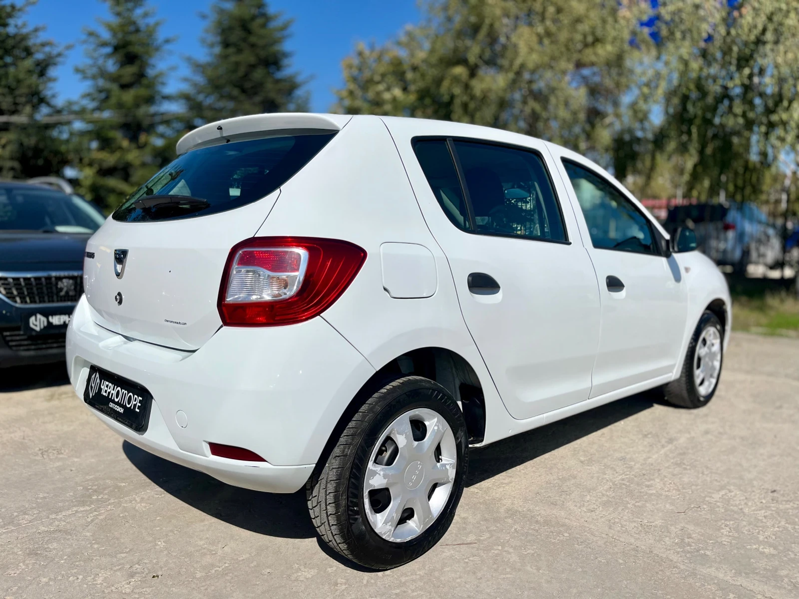 Dacia Sandero 1.2i Bussines N1 - изображение 6