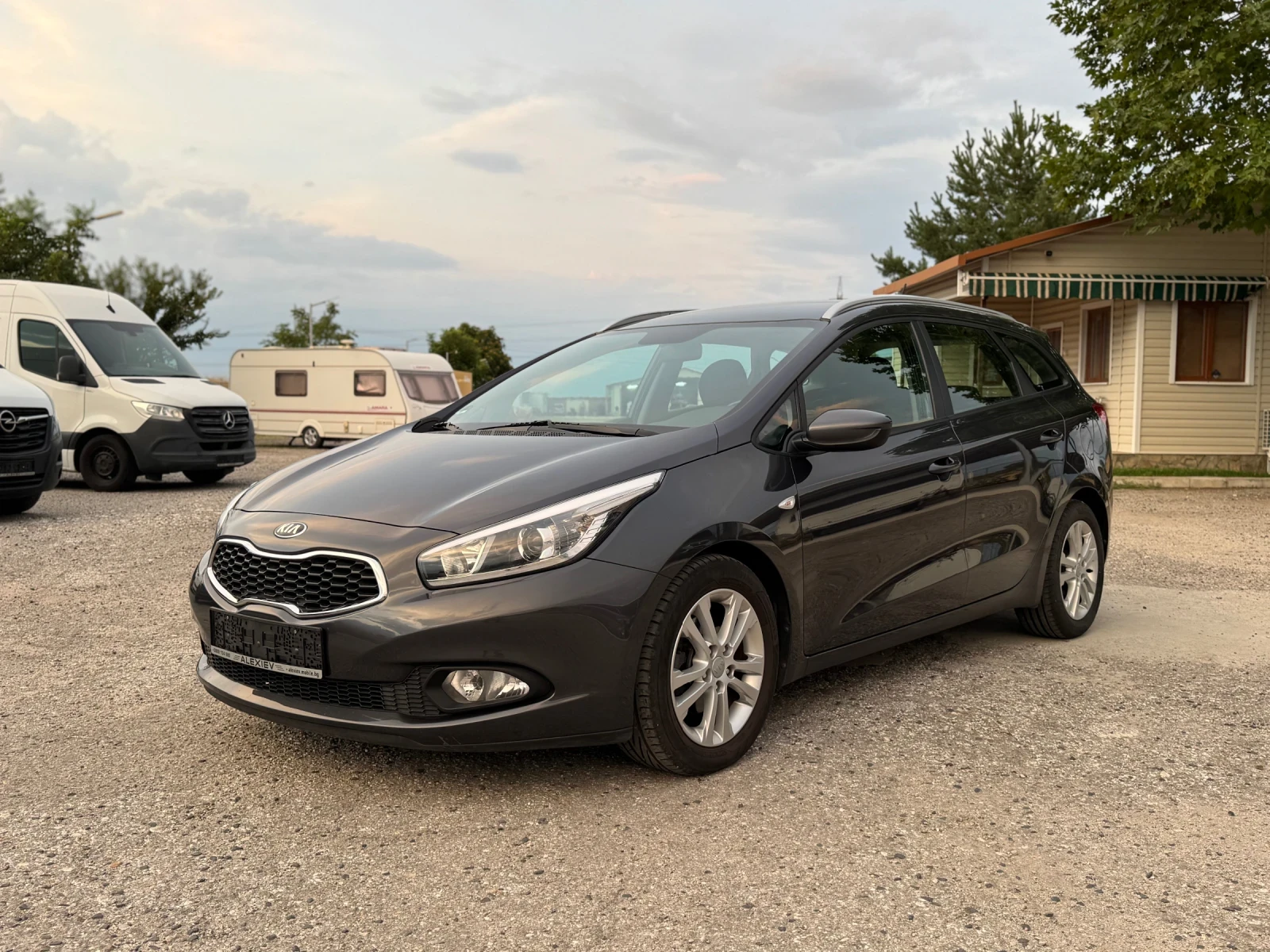 Kia Ceed 1.6CRDI 128.  | Mobile.bg   3