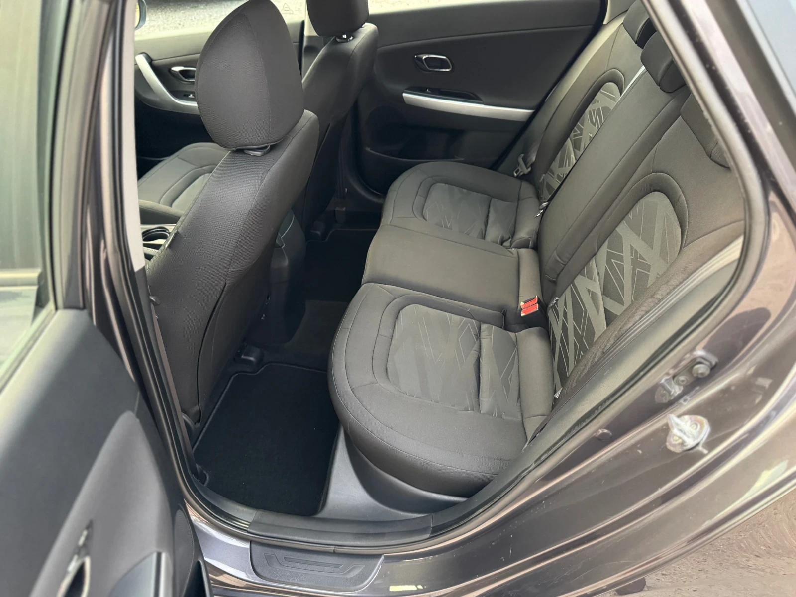 Kia Ceed 1.6CRDI 128.  | Mobile.bg   12