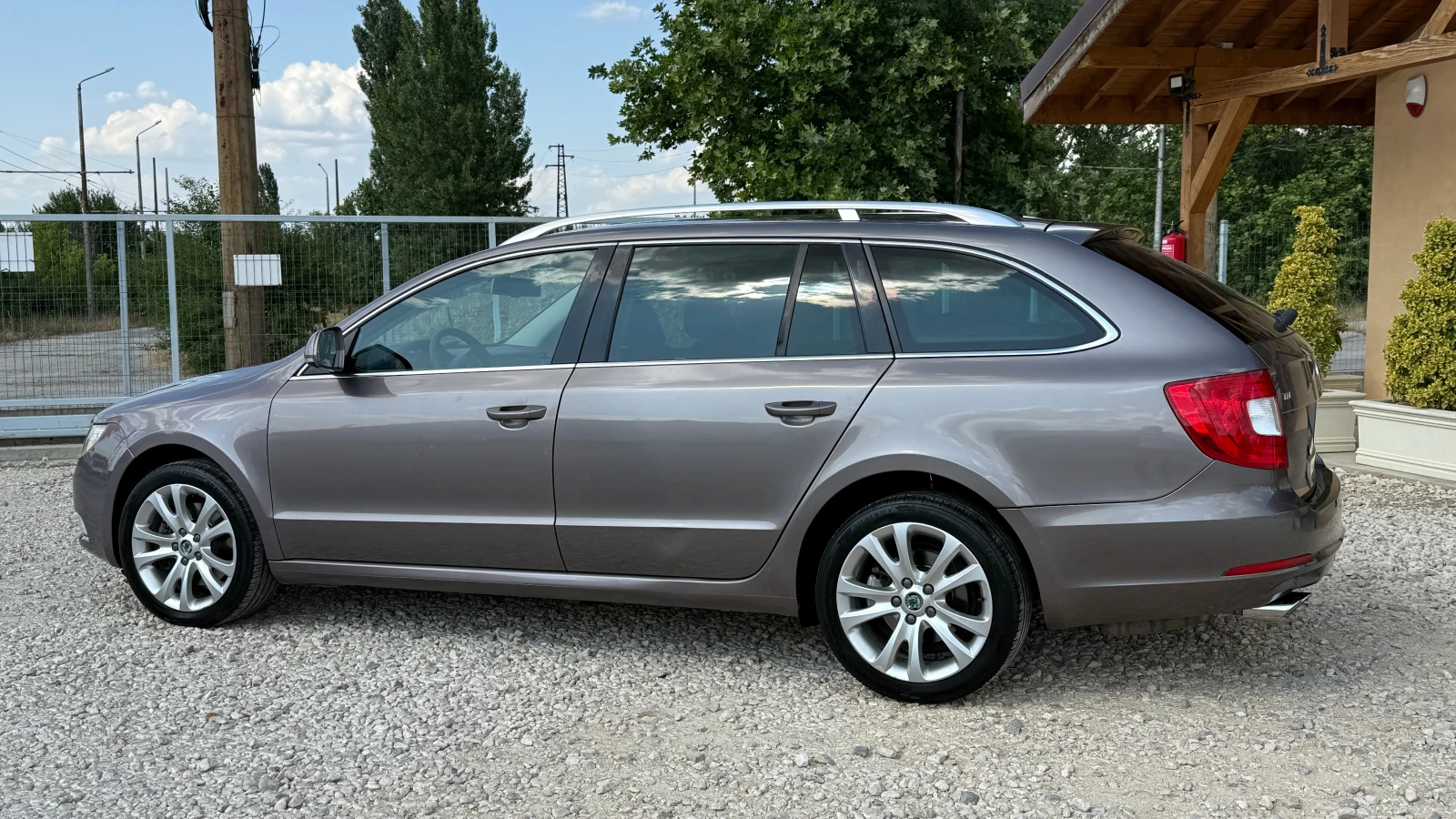 Skoda Superb 2.0TDI-140к.с.-EURO 5-ВНОС ИТАЛИЯ - изображение 6