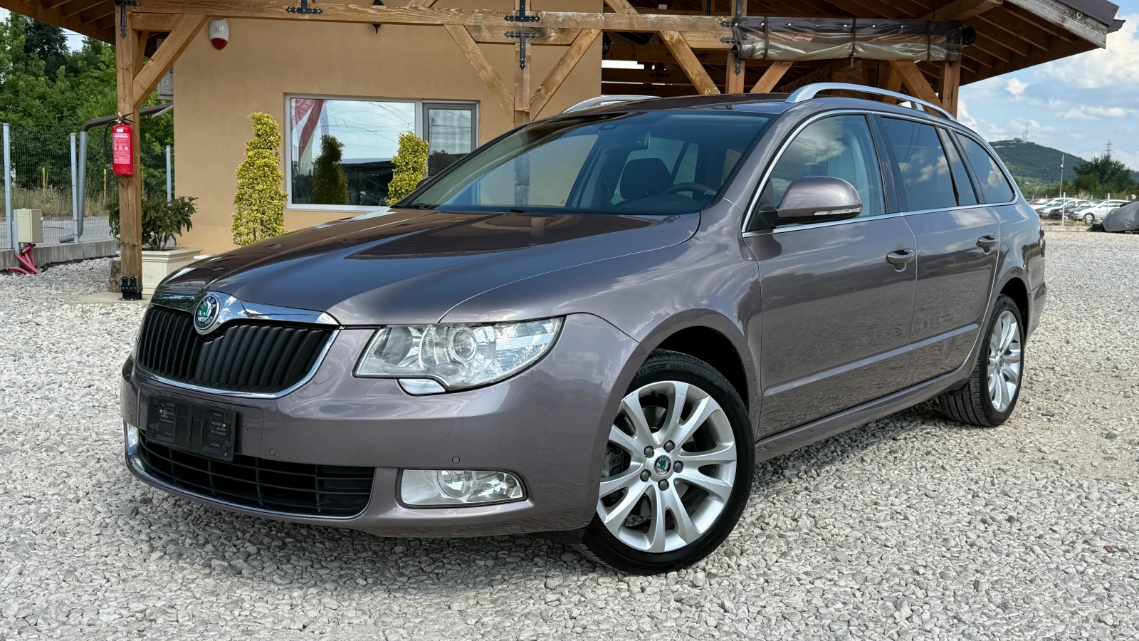 Skoda Superb 2.0TDI-140к.с.-EURO 5-ВНОС ИТАЛИЯ - изображение 3