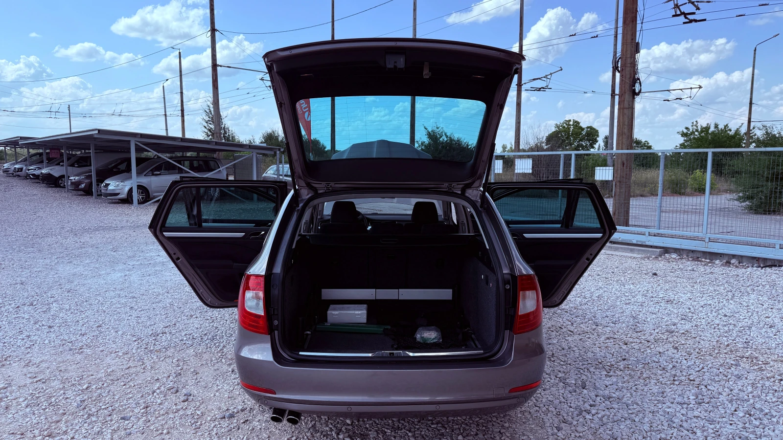 Skoda Superb 2.0TDI-140к.с.-EURO 5-ВНОС ИТАЛИЯ - изображение 9