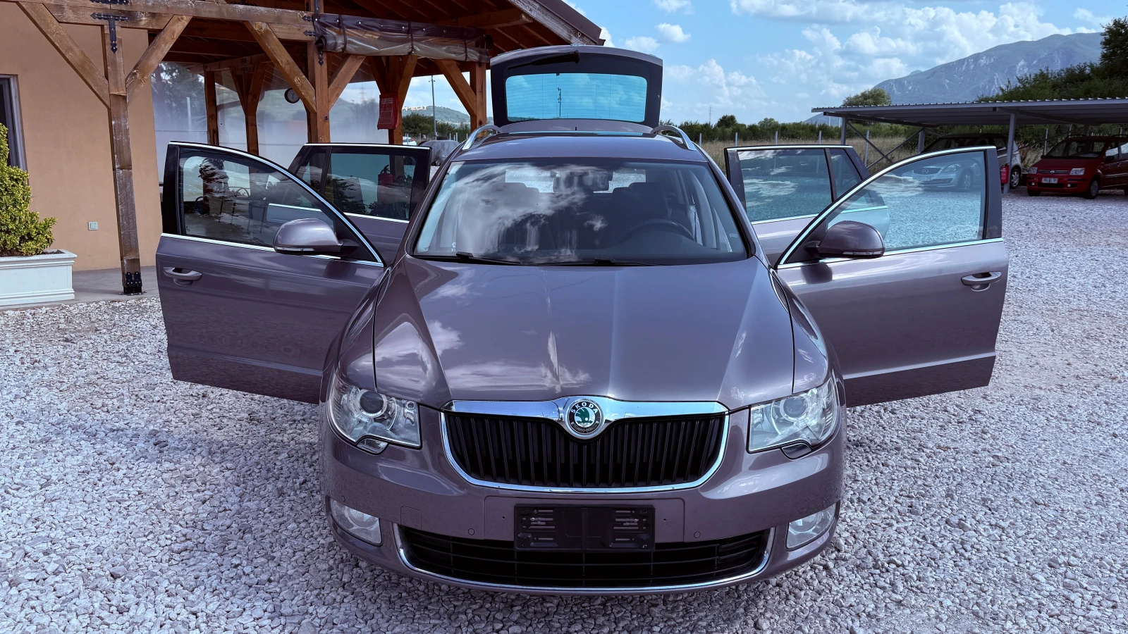 Skoda Superb 2.0TDI-140к.с.-EURO 5-ВНОС ИТАЛИЯ - изображение 7