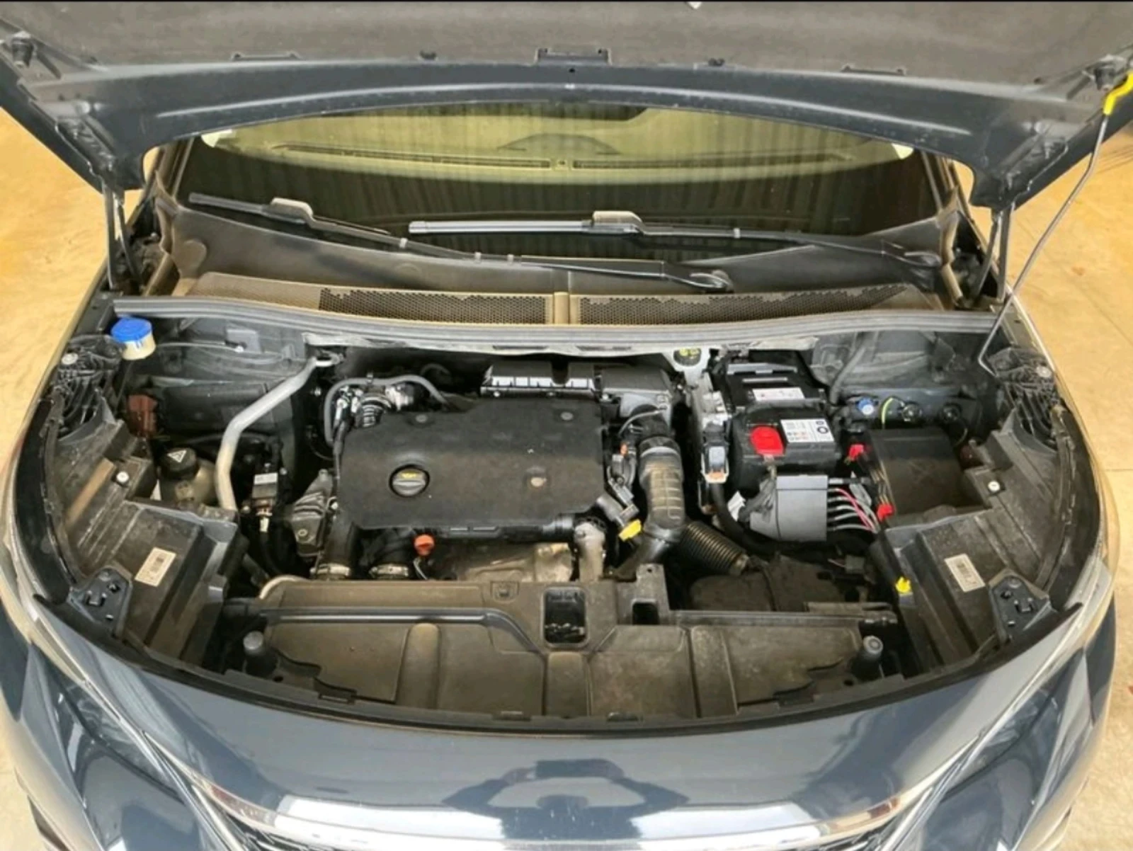 Peugeot 3008 1.5HDi Allure EAT8 , снимка 15 - Автомобили и джипове - 54128822