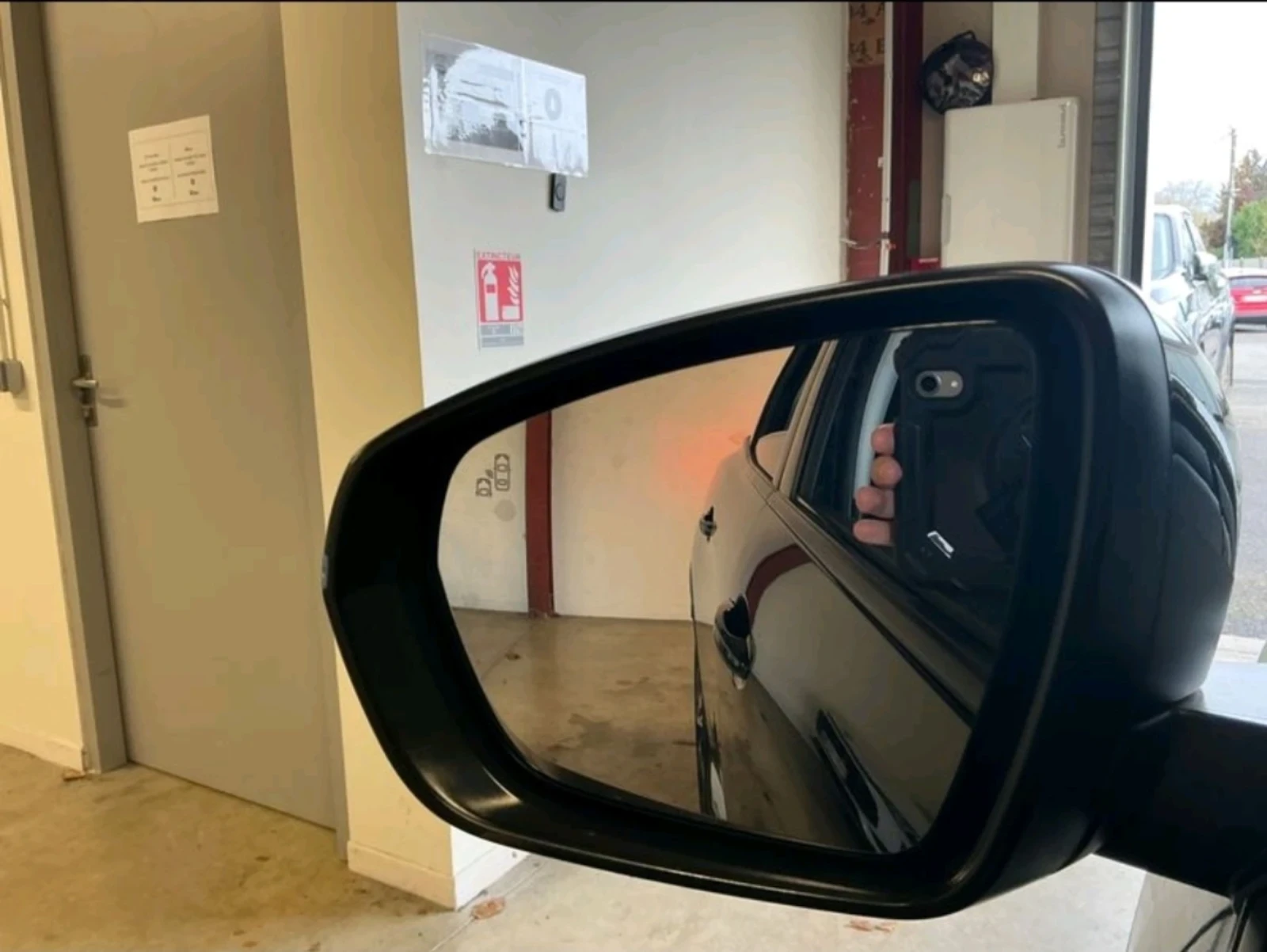 Peugeot 3008 1.5HDi Allure EAT8 , снимка 9 - Автомобили и джипове - 54128822