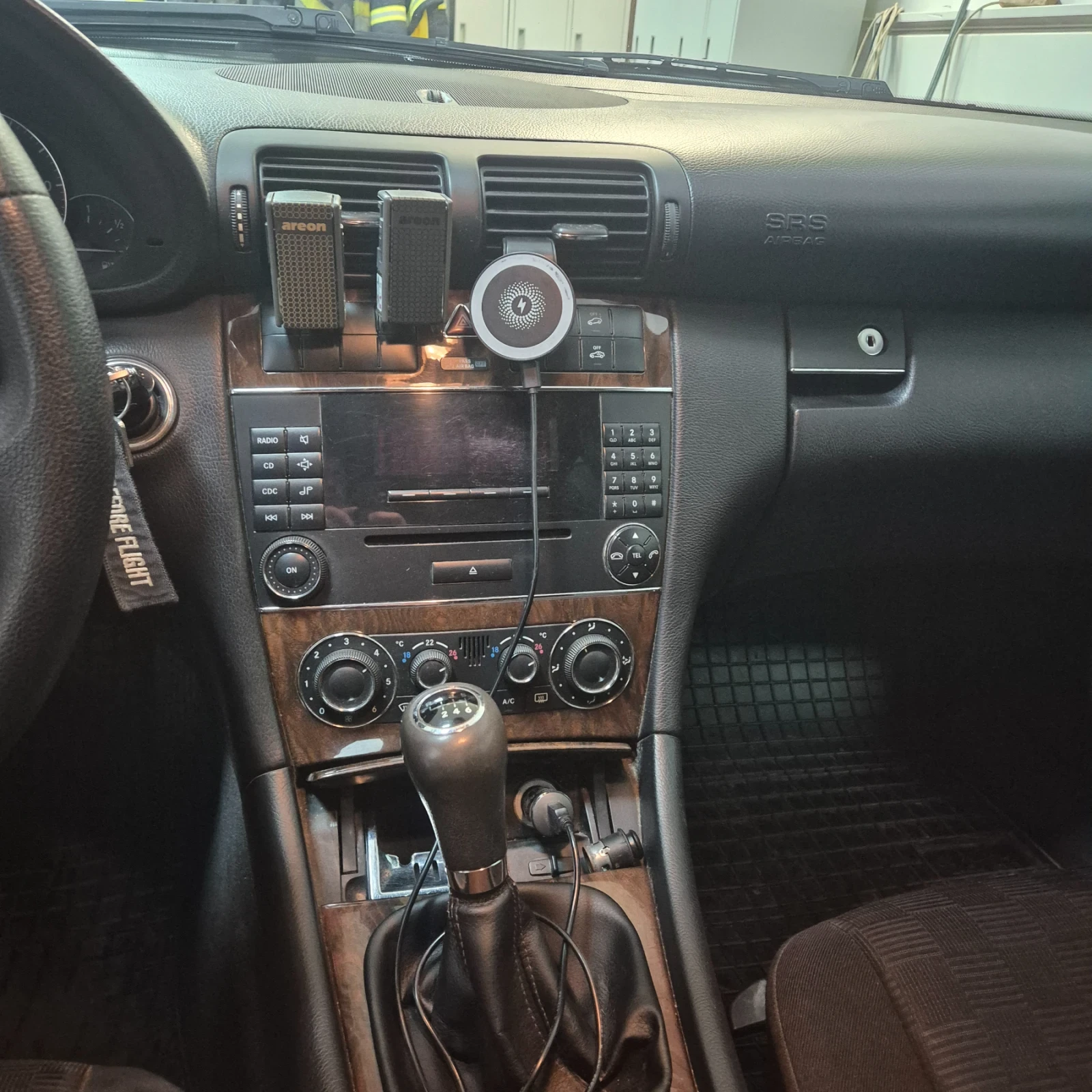 Mercedes-Benz C 200, снимка 7 - Автомобили и джипове - 54155076