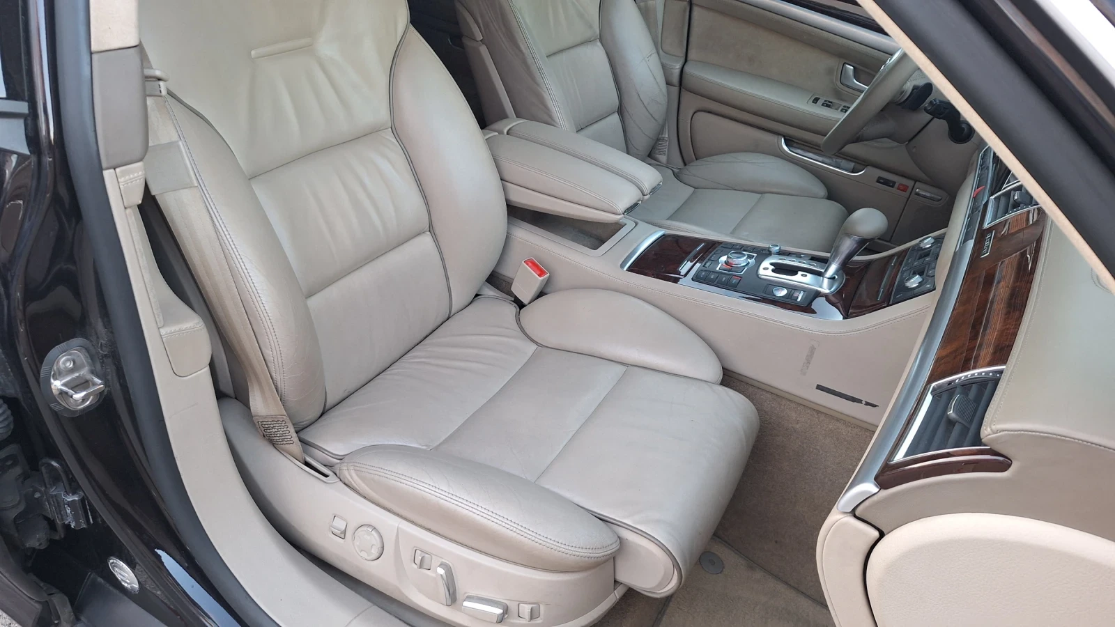 Audi A8 4.2fsi swiss full  of extras, снимка 5 - Автомобили и джипове - 54623444