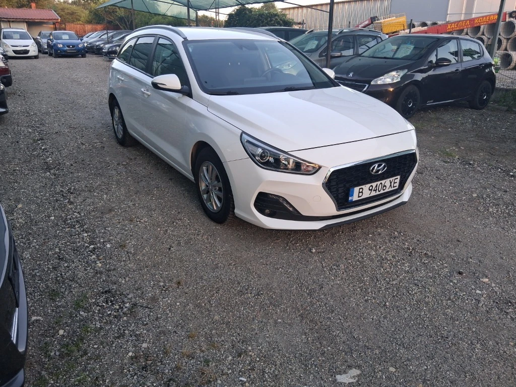 Hyundai I30 РЕГИСТРИРАН И ОБСЛУЖЕН, снимка 2 - Автомобили и джипове - 55010933