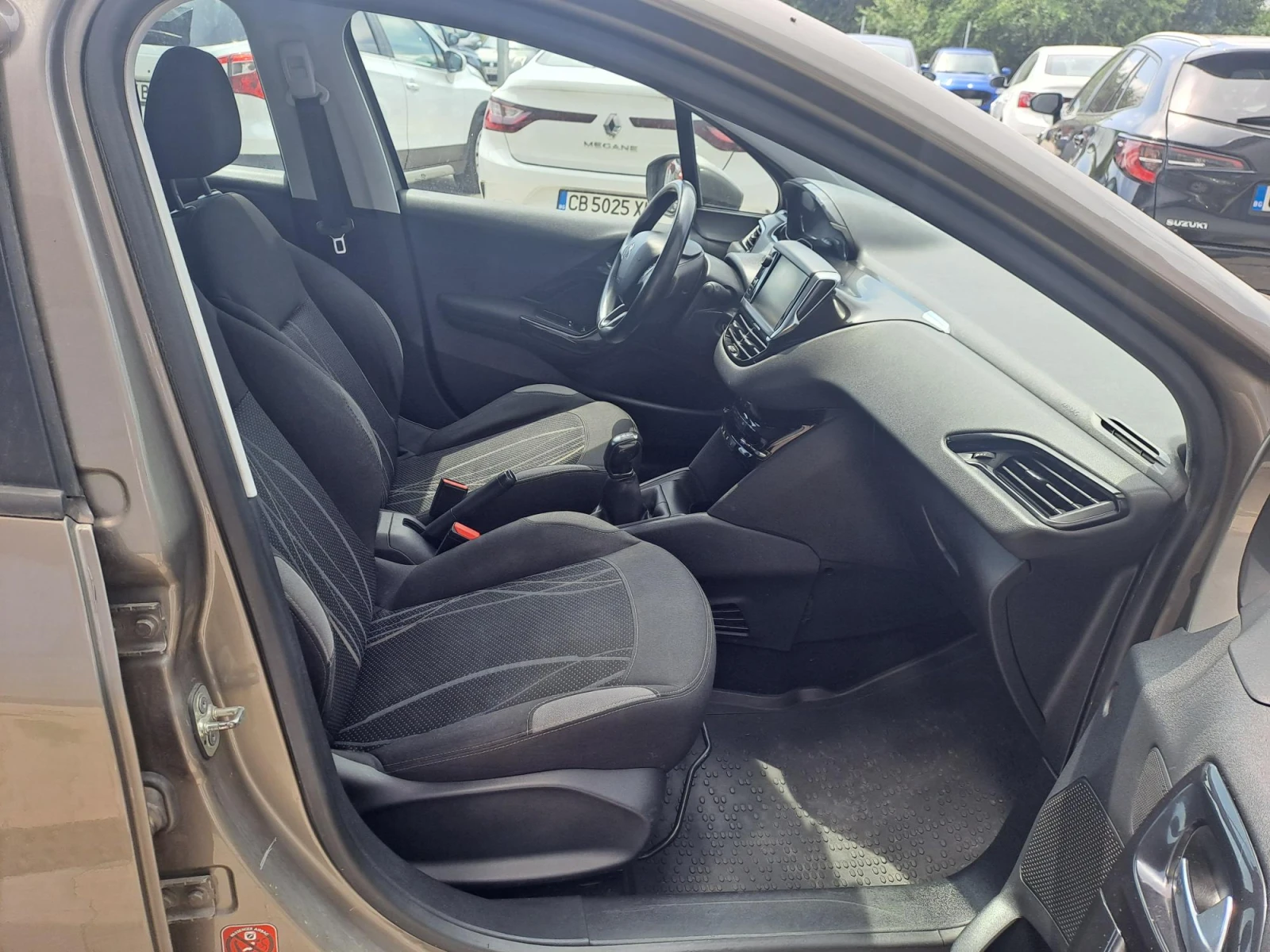 Peugeot 208 1.4 HDI ACTIVE, снимка 9 - Автомобили и джипове - 55035098