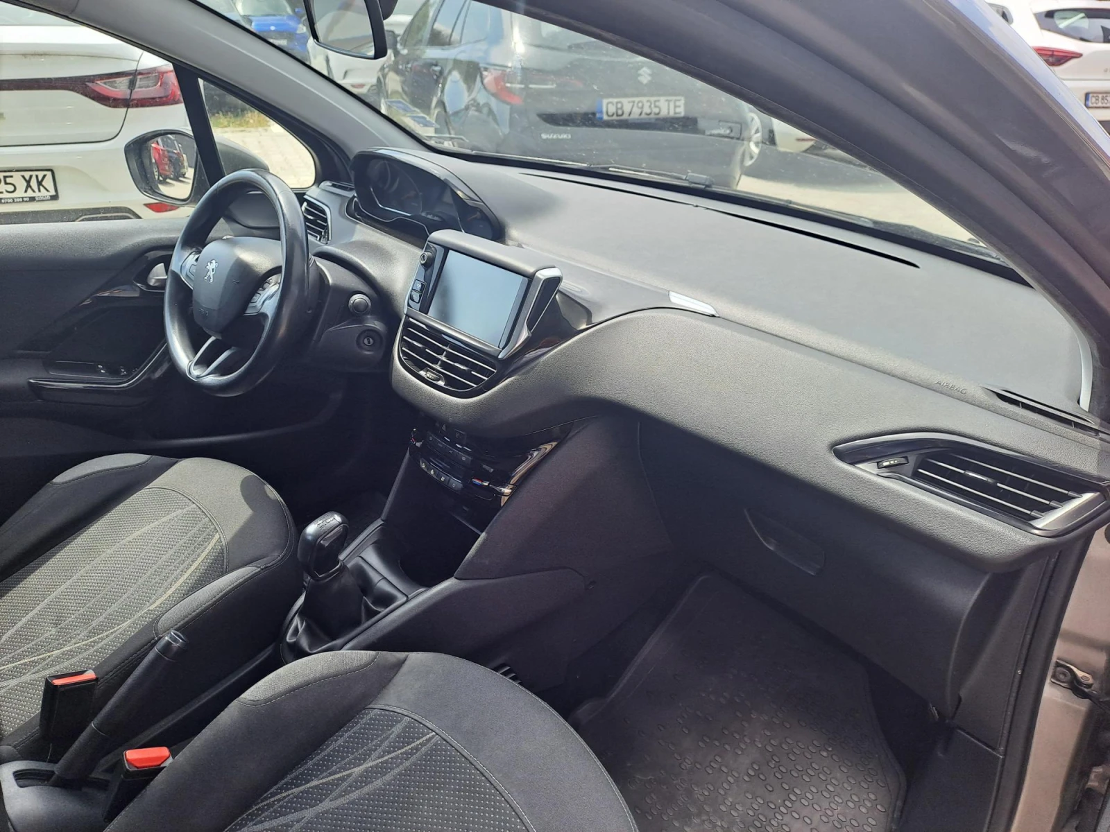 Peugeot 208 1.4 HDI ACTIVE, снимка 8 - Автомобили и джипове - 55035098