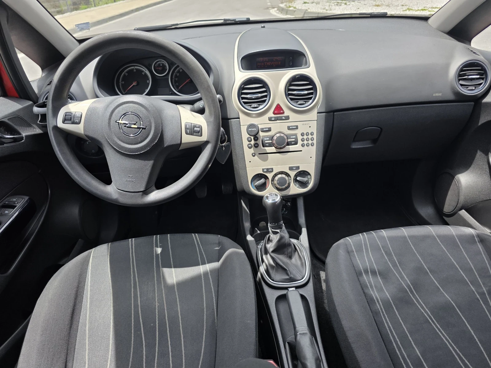 Opel Corsa 1.3 CDTI 90к.с. Климатик, снимка 13 - Автомобили и джипове - 55070435