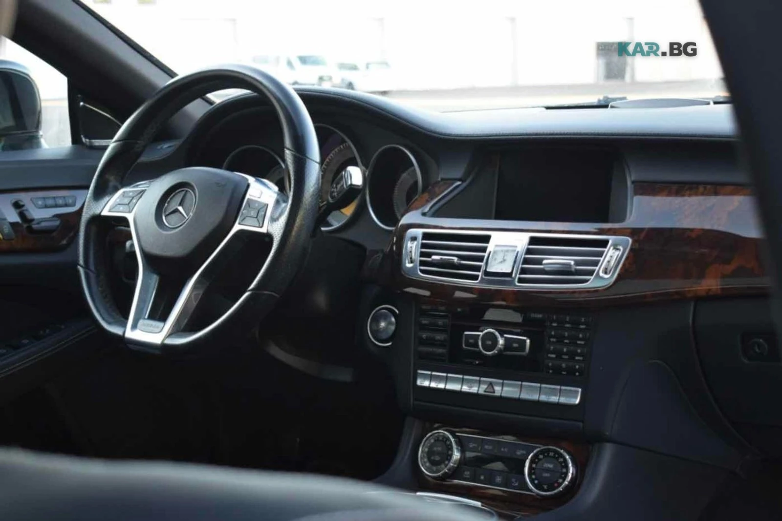 Mercedes-Benz CLS 550 4MATIC Автокредит Цена до България, снимка 8 - Автомобили и джипове - 55148205