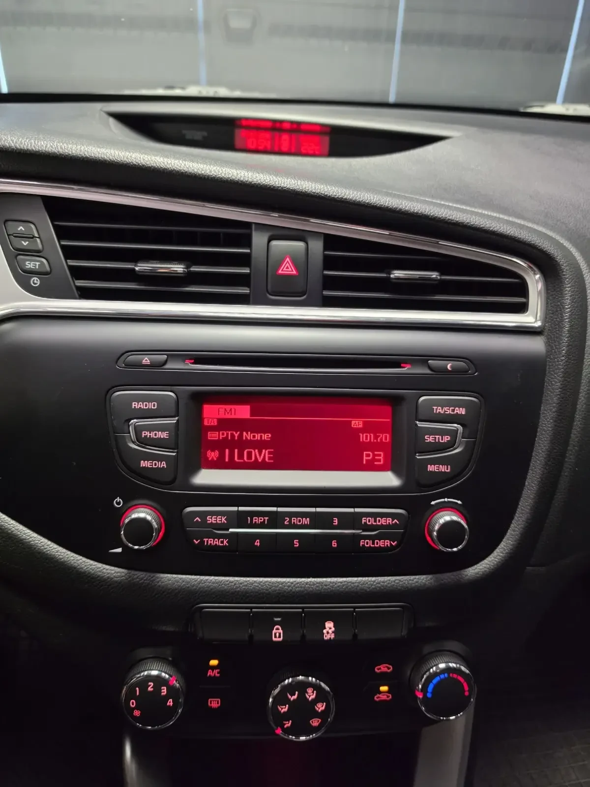 Kia Ceed 1.6CRDI* 2018�* 136�.�* ���* 6�* �����* ����� | Mobile.bg � ����������� 10