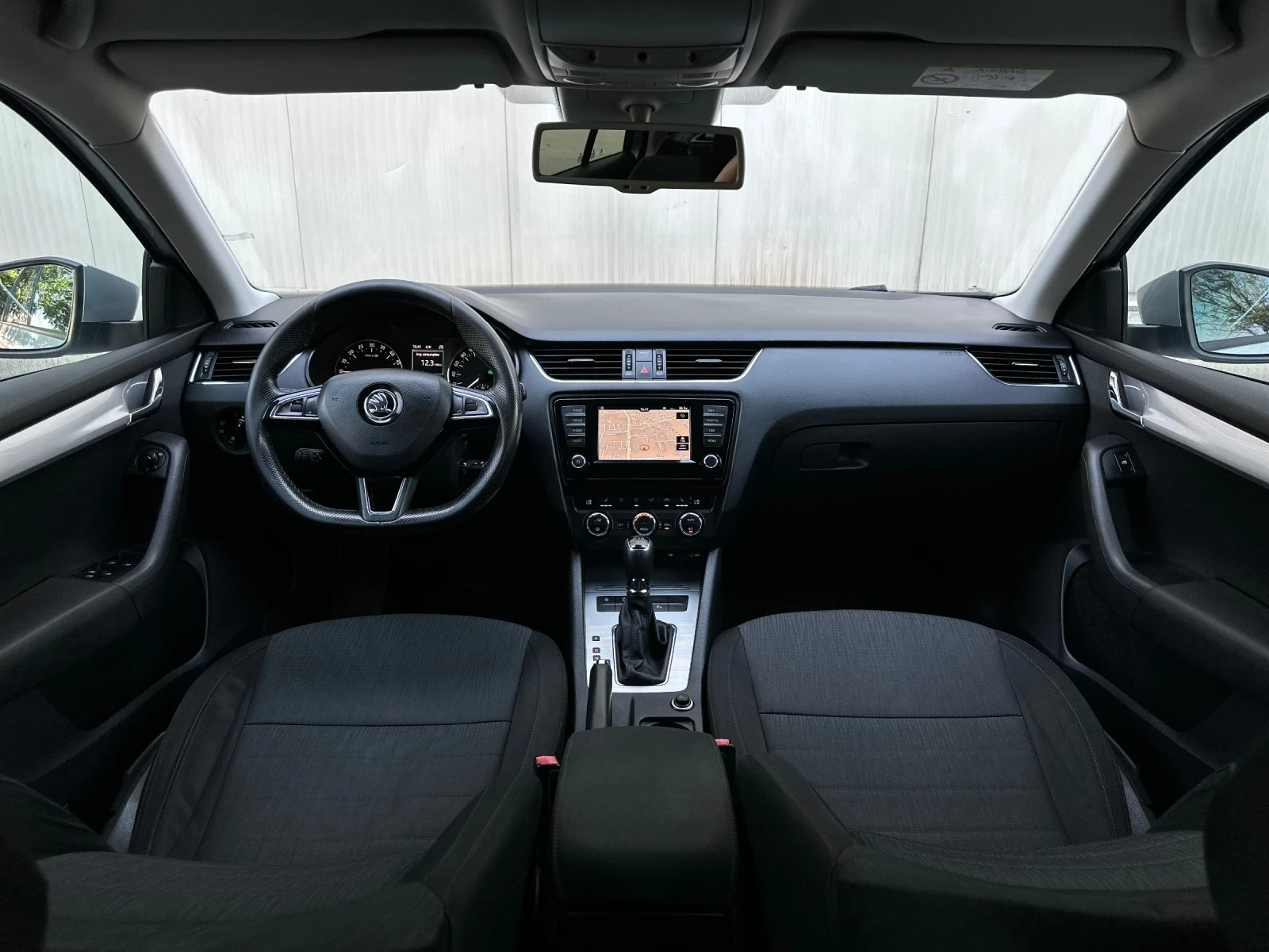 Skoda Octavia 2.0TDi/150к.с/DSG/FULL/MAX/От Представителство!TOP, снимка 10 - Автомобили и джипове - 55548066