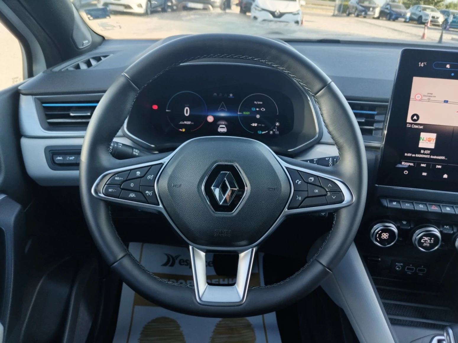 Renault Captur 1.6/E-TECH Hybrid 145к.с. , снимка 9 - Автомобили и джипове - 56069927