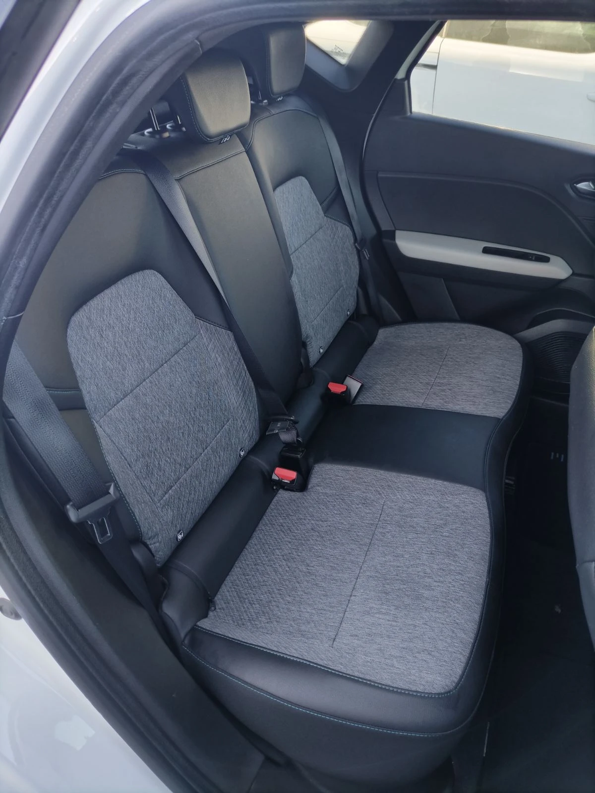 Renault Captur 1.6/E-TECH Hybrid 145к.с. , снимка 17 - Автомобили и джипове - 56069927