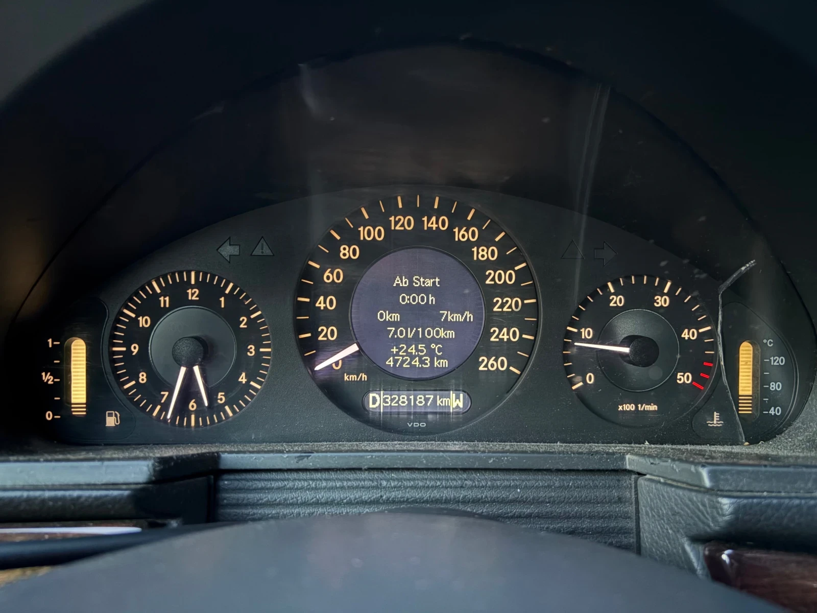 Mercedes-Benz E 220 2.2 CDI 150hp АВТОМАТ, снимка 11 - Автомобили и джипове - 56133309