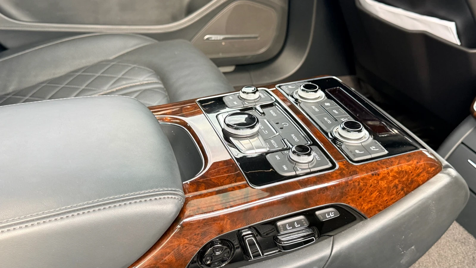 Audi A8 W12 full max / 21  rotor/ мatrix, снимка 14 - Автомобили и джипове - 56216040