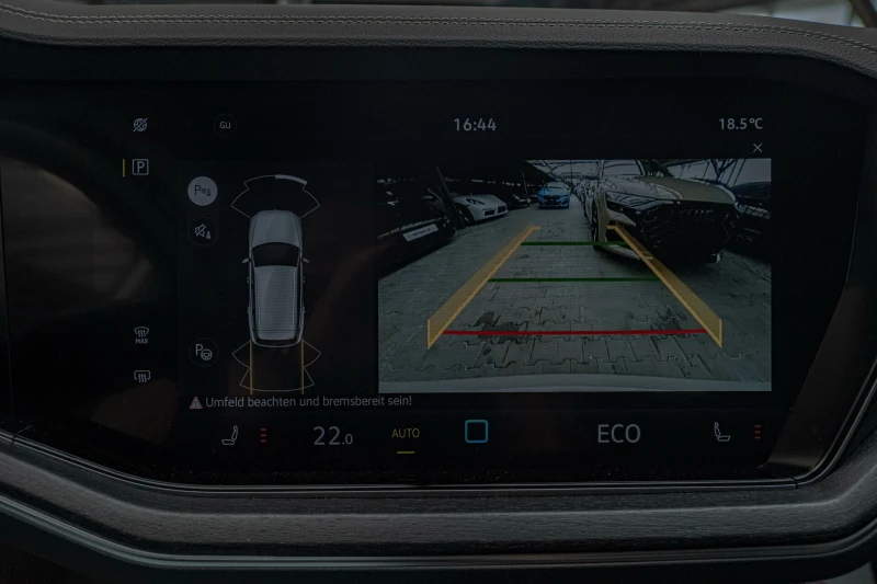 VW Touareg 3.0TDI/4Motion/Virtual/Камера/Подгрев, снимка 9 - Автомобили и джипове - 51423963