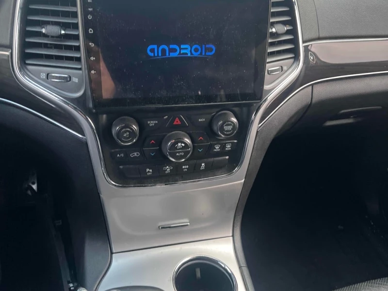 Jeep Grand cherokee * Overland * CARFAX * БЕЗ ПЪРВОНАЧАЛНА ВНОСКА, снимка 9 - Автомобили и джипове - 52940773