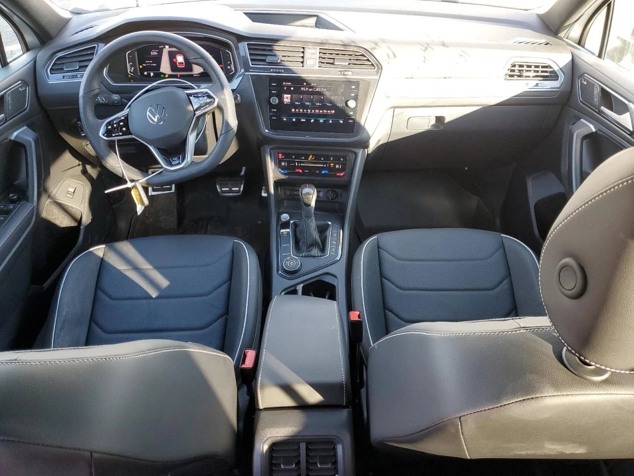 VW Tiguan SEL R-LINE BLACK/FULL/ПАНО/КЛИП НА МОТОРА - изображение 8
