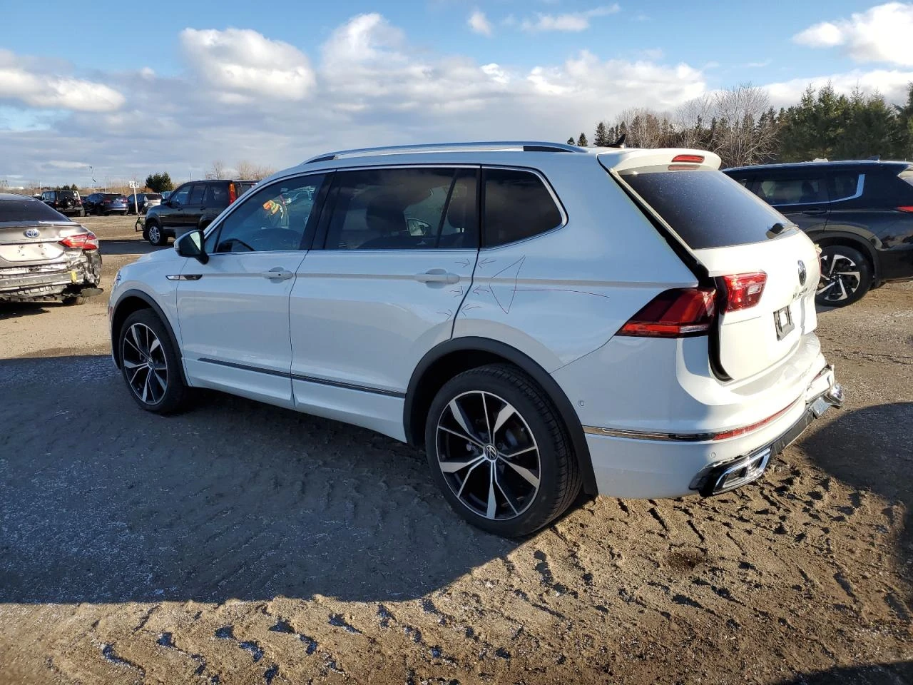 VW Tiguan SEL R-LINE BLACK/FULL/ПАНО/КЛИП НА МОТОРА - изображение 6