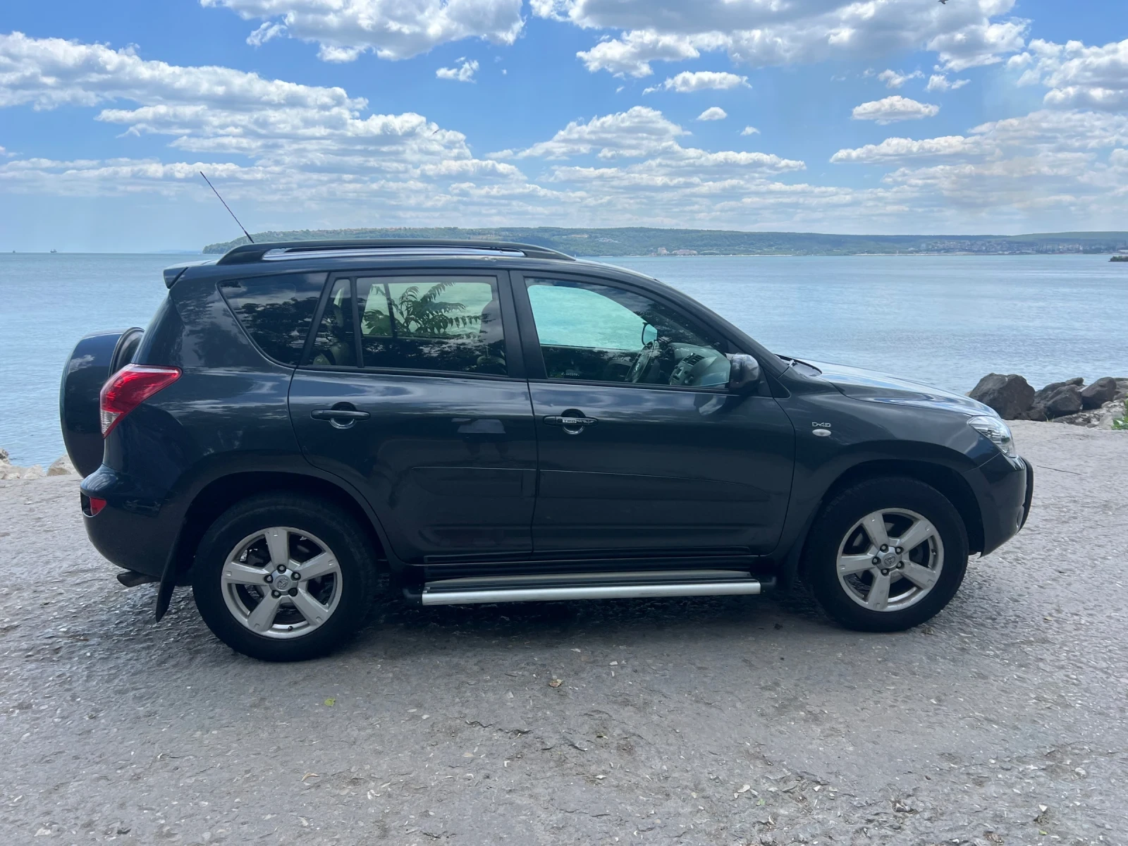 Toyota Rav4 2.2 D4D Luxury - изображение 4