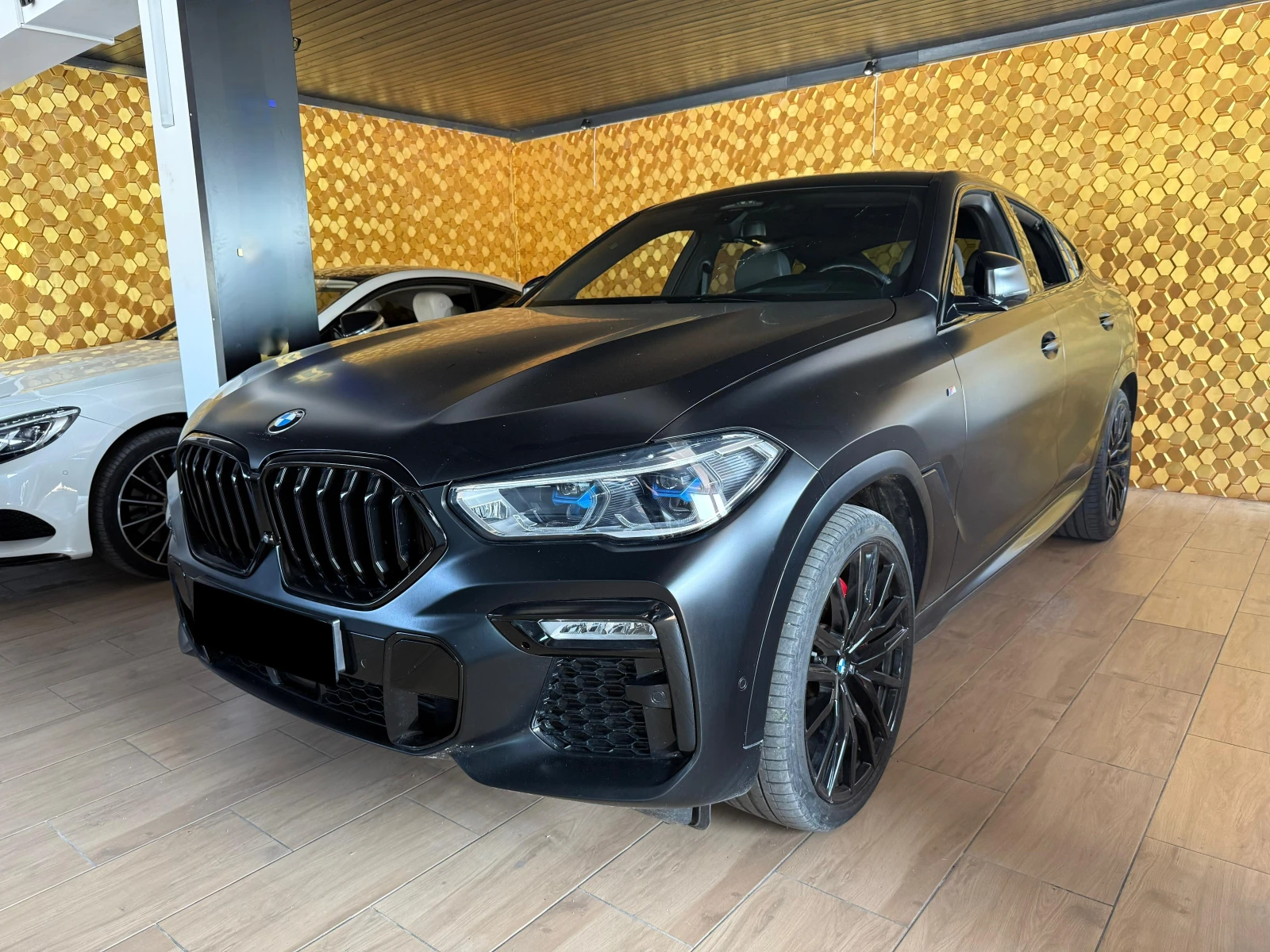 BMW X6 40i  xDrive - изображение 2