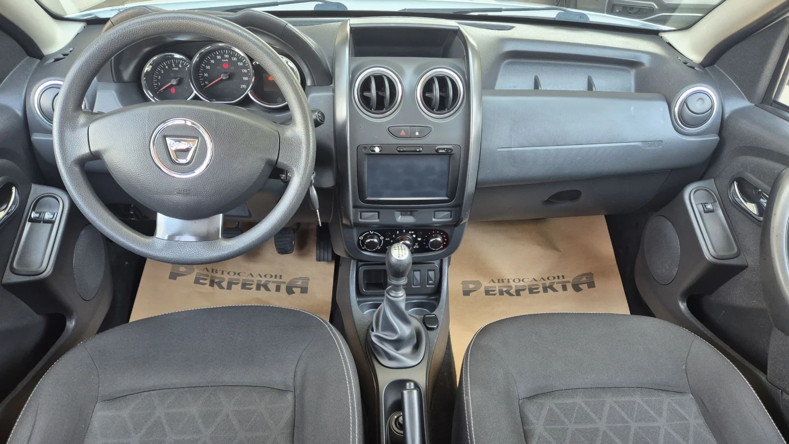 Dacia Duster 1.5 диз. 109к.с., снимка 11 - Автомобили и джипове - 54815724