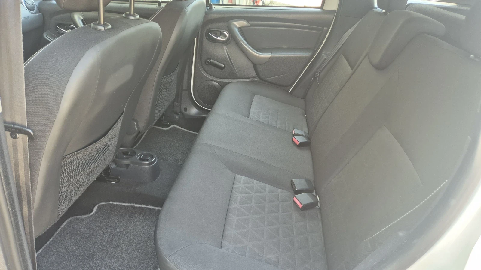 Dacia Duster 1.5 диз. 109к.с., снимка 13 - Автомобили и джипове - 54815724