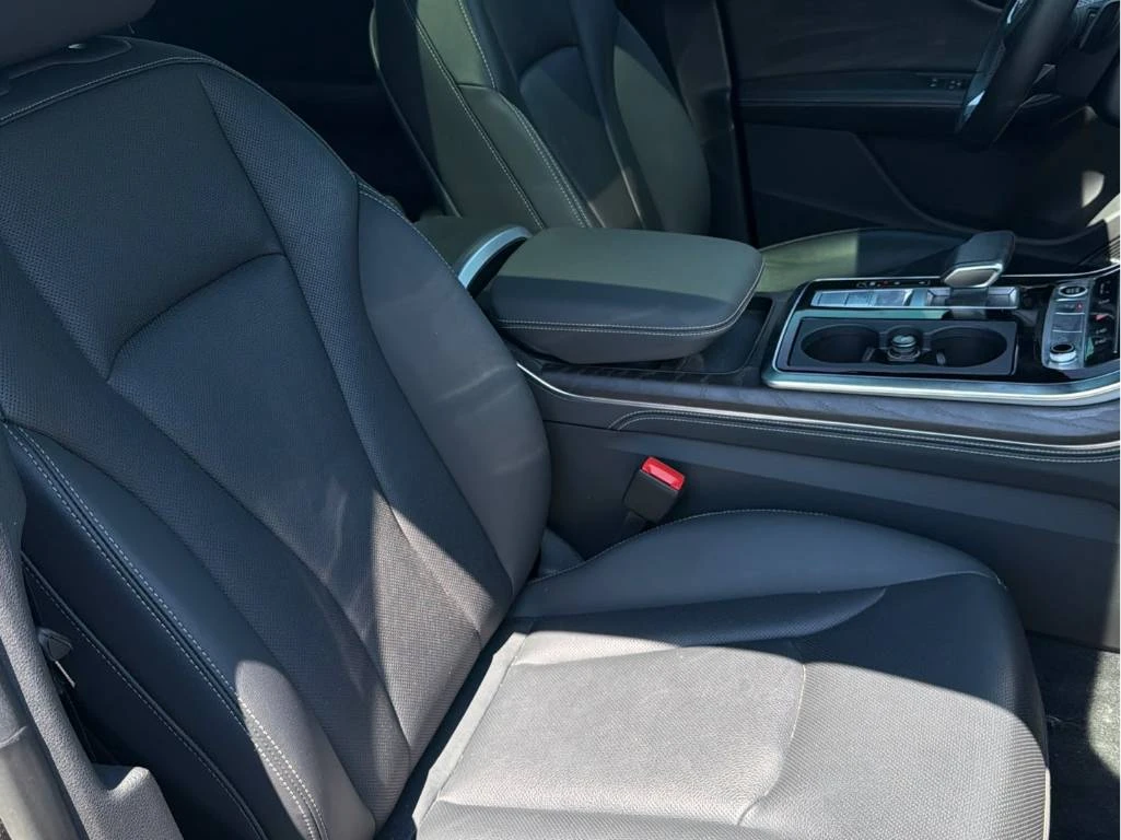 Audi Q8 Technik 55 TFSI* CARFAX* ОПЦИЯ ЗА ФИНАНСИРАНЕ* , снимка 10 - Автомобили и джипове - 56214477