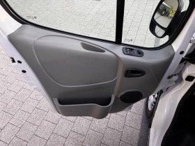 Opel Vivaro 2.0CDTI Климатик , снимка 11 - Бусове и автобуси - 42795396