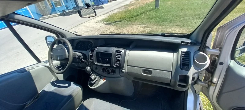 Renault Trafic, снимка 7 - Бусове и автобуси - 47326110