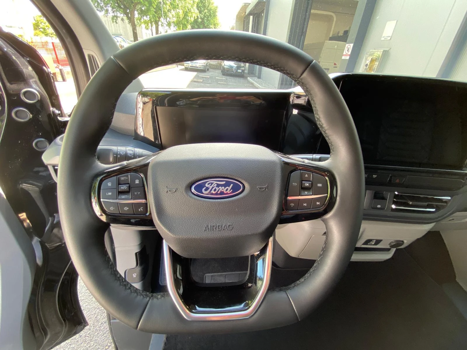 Ford Tourneo 2.0tdi AVTOMAT/LUXURY | Mobile.bg   14