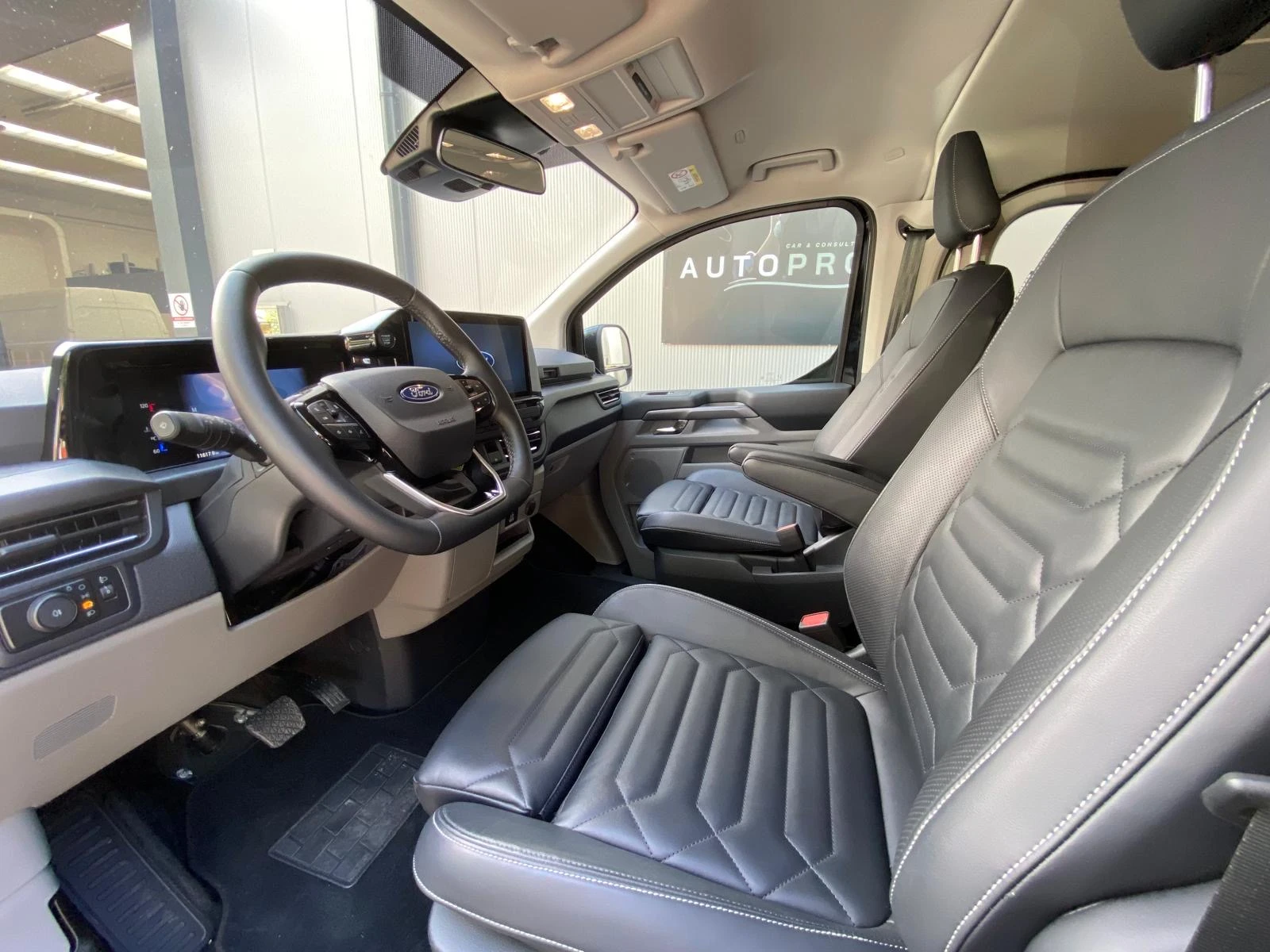 Ford Tourneo 2.0tdi AVTOMAT/LUXURY - изображение 6