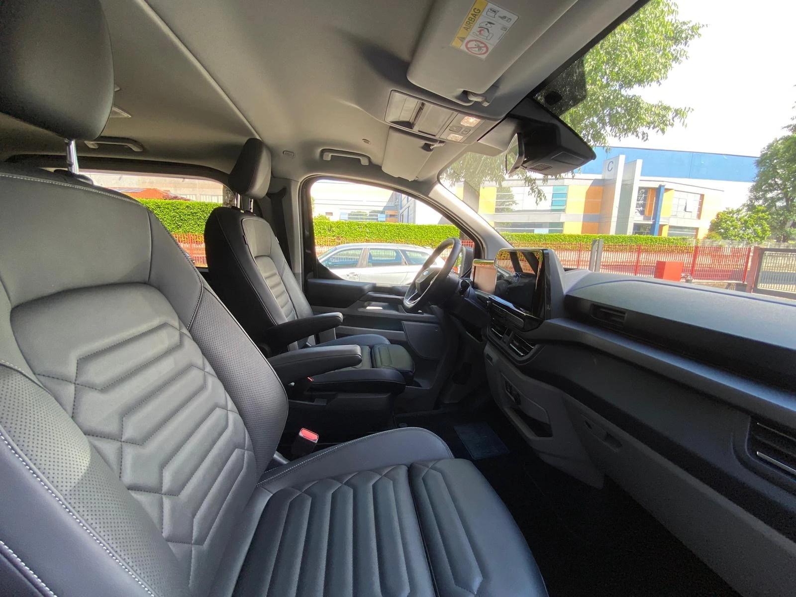 Ford Tourneo 2.0tdi AVTOMAT/LUXURY - изображение 7