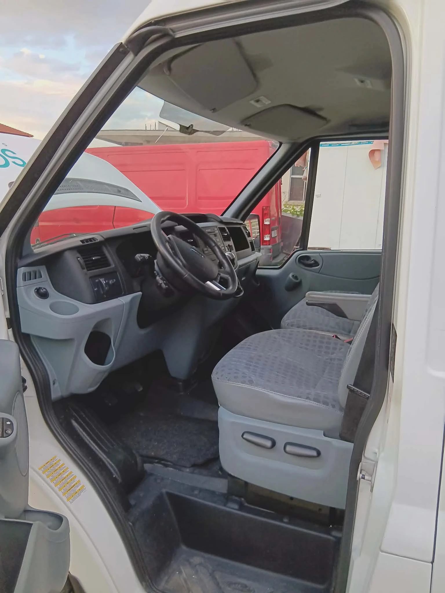 Ford Transit 2.2, снимка 11 - Бусове и автобуси - 54572641