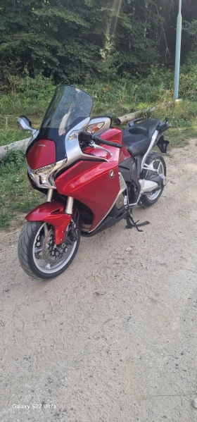 ������ Honda Vfr