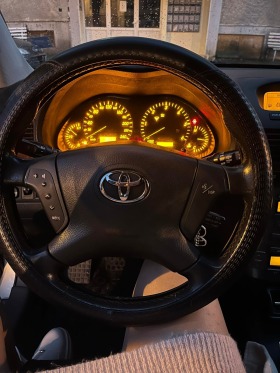 Toyota Avensis 2.0 116кс., снимка 7 - Автомобили и джипове - 45560646