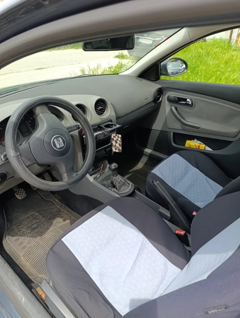 Seat Ibiza, снимка 5 - Автомобили и джипове - 52017777