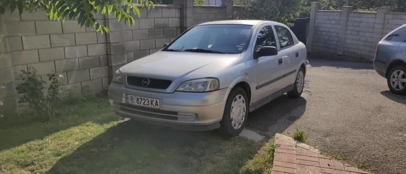 Opel Astra 1.4 бензин, снимка 2 - Автомобили и джипове - 52428938