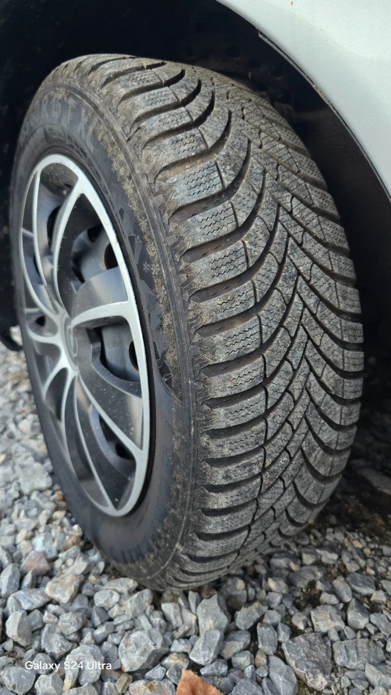 Opel Meriva 1.4i Климатик, снимка 11 - Автомобили и джипове - 52278658