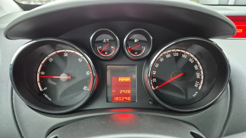 Opel Meriva 1.7CDTI 130HP, снимка 16 - Автомобили и джипове - 52486632