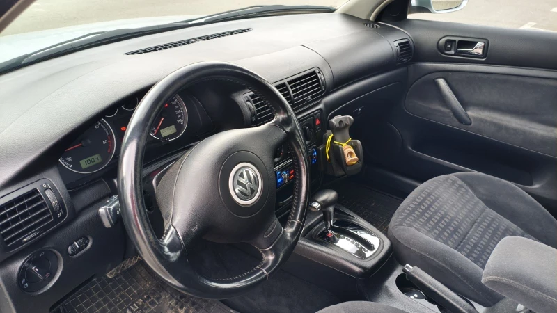 VW Passat 1.9 TDI , снимка 10 - Автомобили и джипове - 52991469
