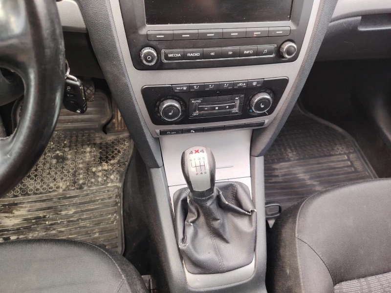 Skoda Octavia, снимка 11 - Автомобили и джипове - 53050492