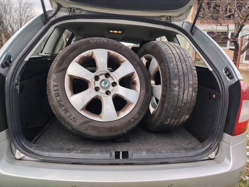 Skoda Octavia, снимка 12 - Автомобили и джипове - 53050492
