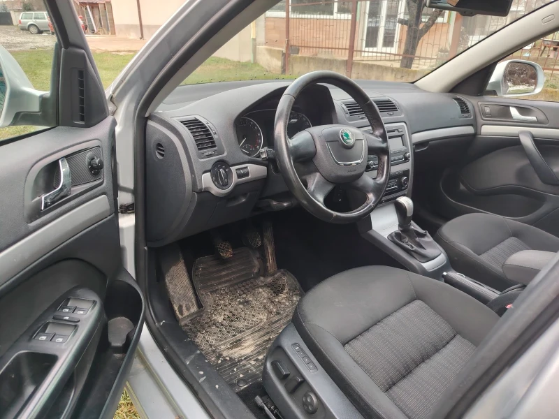 Skoda Octavia, снимка 8 - Автомобили и джипове - 53050492
