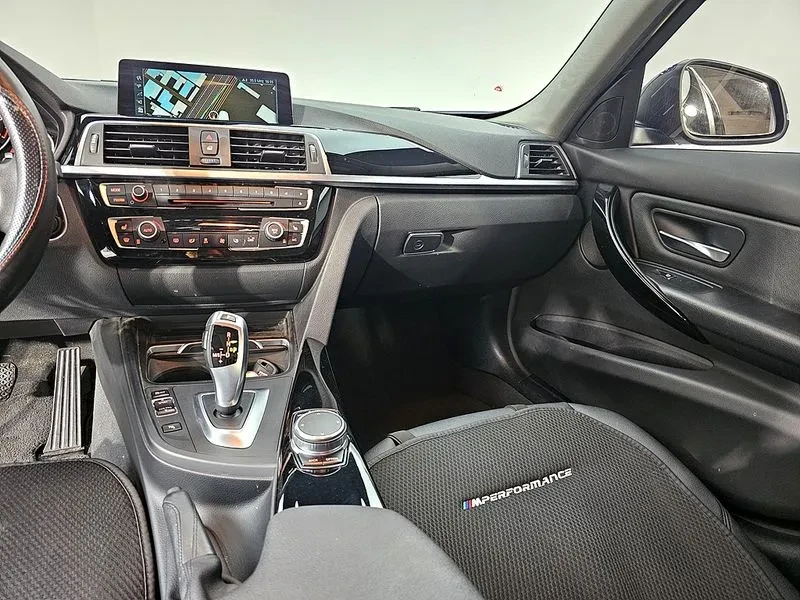 BMW 320 d, снимка 10 - Автомобили и джипове - 54592486
