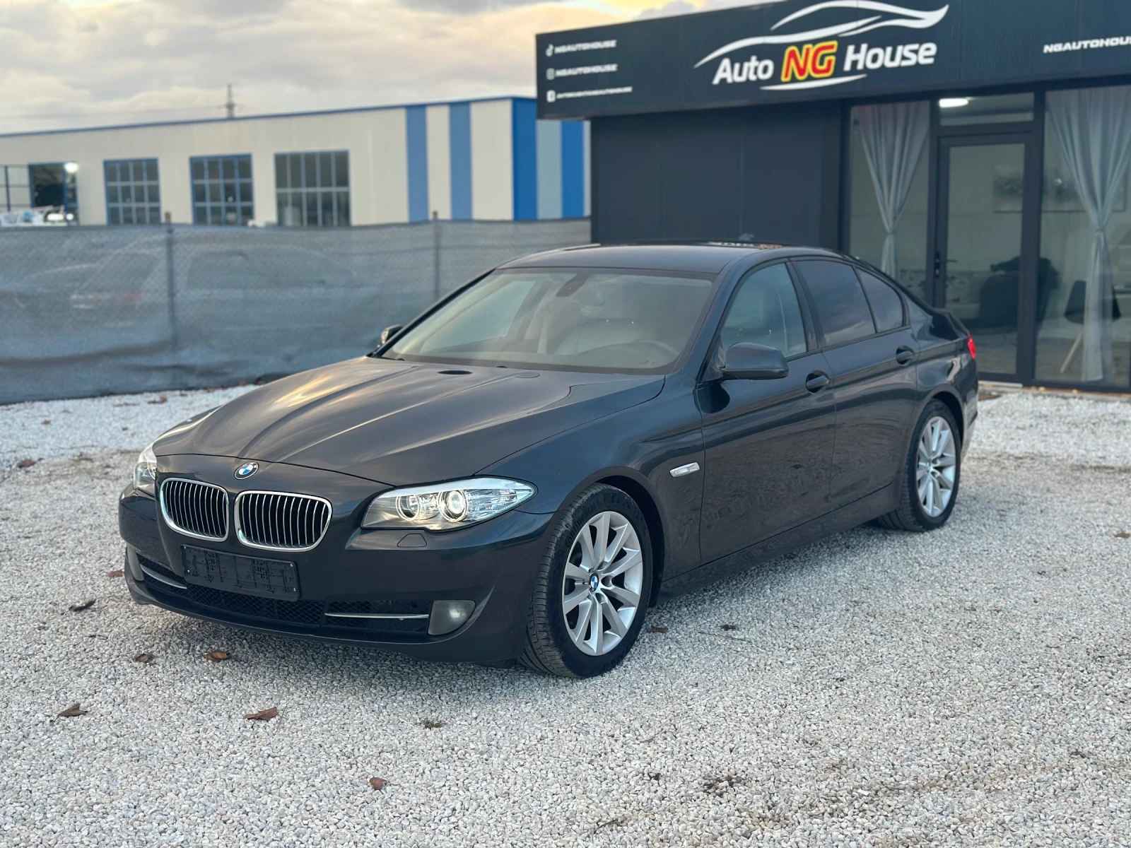 BMW 525 NAVI | WHITE LEATHER | ПЕРФЕКТНО СЪСТОЯНИЕ, снимка 1