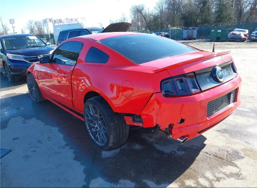 Ford Mustang GT* РЪЧКА - изображение 4